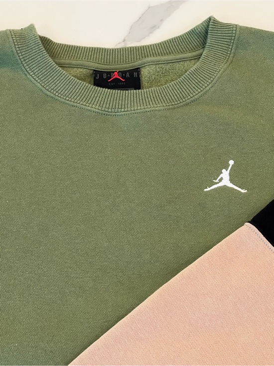 Jordan Tops - Jordan Colorblock Crewneck Sweatshirt - Olive, Beige, Black